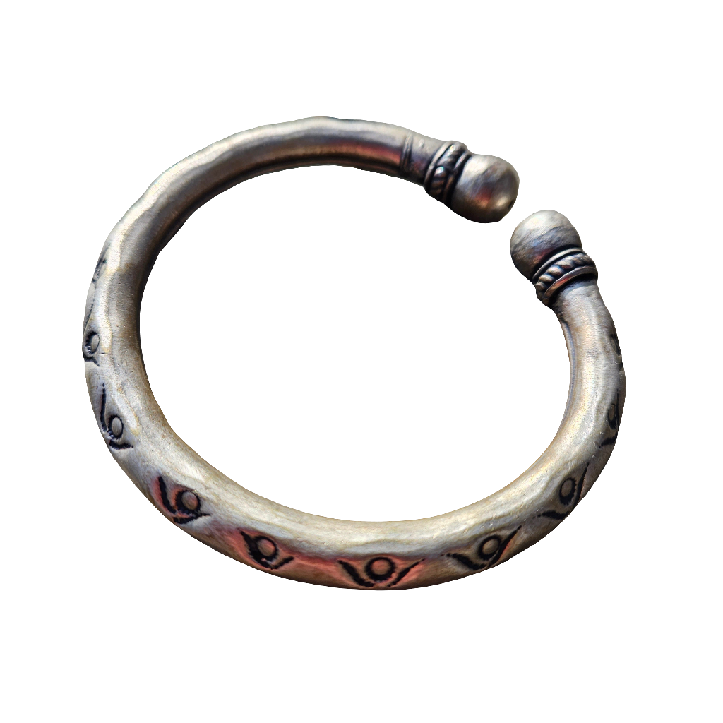 Vintage Torque Bangle Indian Hammered Pattern Silver Brass Colour