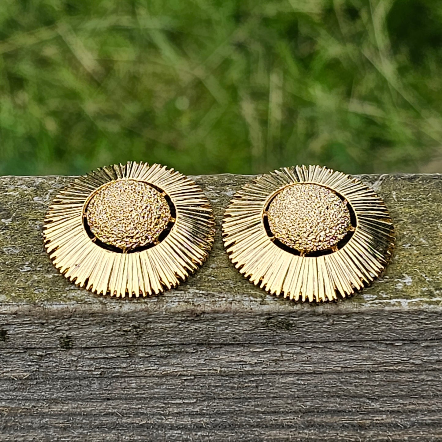 Vintage Gold Tone Pearl Starburst Clip On Earrings