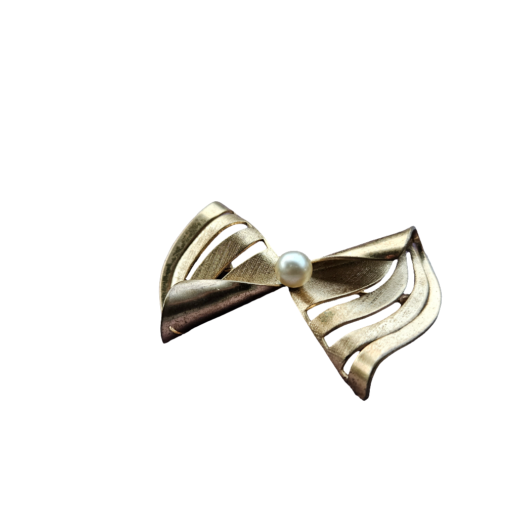 Gold Bow Pearl Brooch Pin Vintage Designer Fashion Jewellery