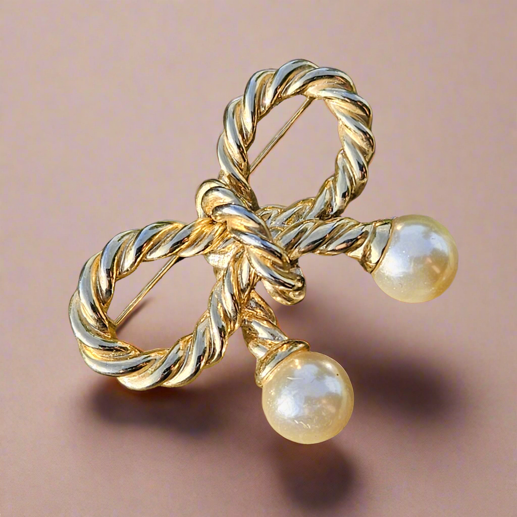 Bow Shape Gold Tone Vintage Pearl Brooch Designer Jewellery