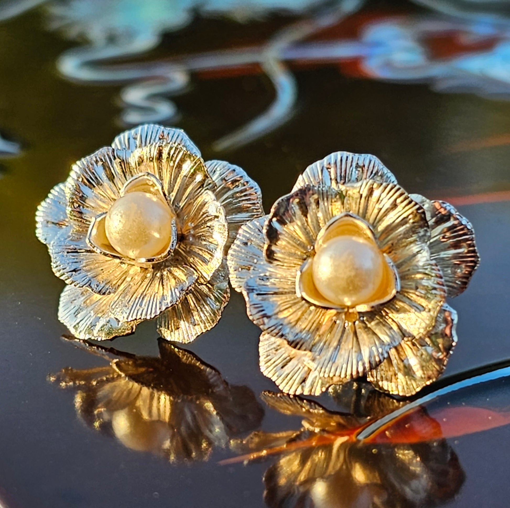 Pretty Vintage Sterling Silver & Pearl Flower Earrings